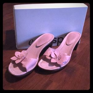 Pair of very cute pink flip heels!